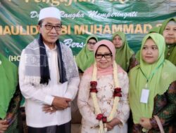 Nyai Hajjah Mundjidah Wahab Hadiri Maulid Nabi di Pamekasan, bersama Pasangan KHARISMA