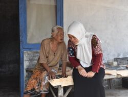 Dari Madura untuk Indonesia, Hj Ansari Menapaki Politik dengan Hati dan Kerja Nyata