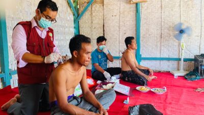 PPNI Pamekasan Gelar Bekam Medik dan Sunatan Massal di Desa Panaan
