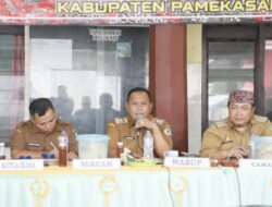 Wabup Pamekasan Tegaskan Kades dan Lurah Wajib Responsif, Aspirasi Warga Jangan Mandek di Rapat