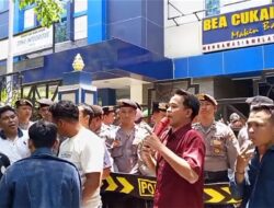 LMB Lempar Telur Busuk ke Kantor Bea Cukai Madura, Desak Usut 23 Nama di Balik Produksi Rokok Ilegal